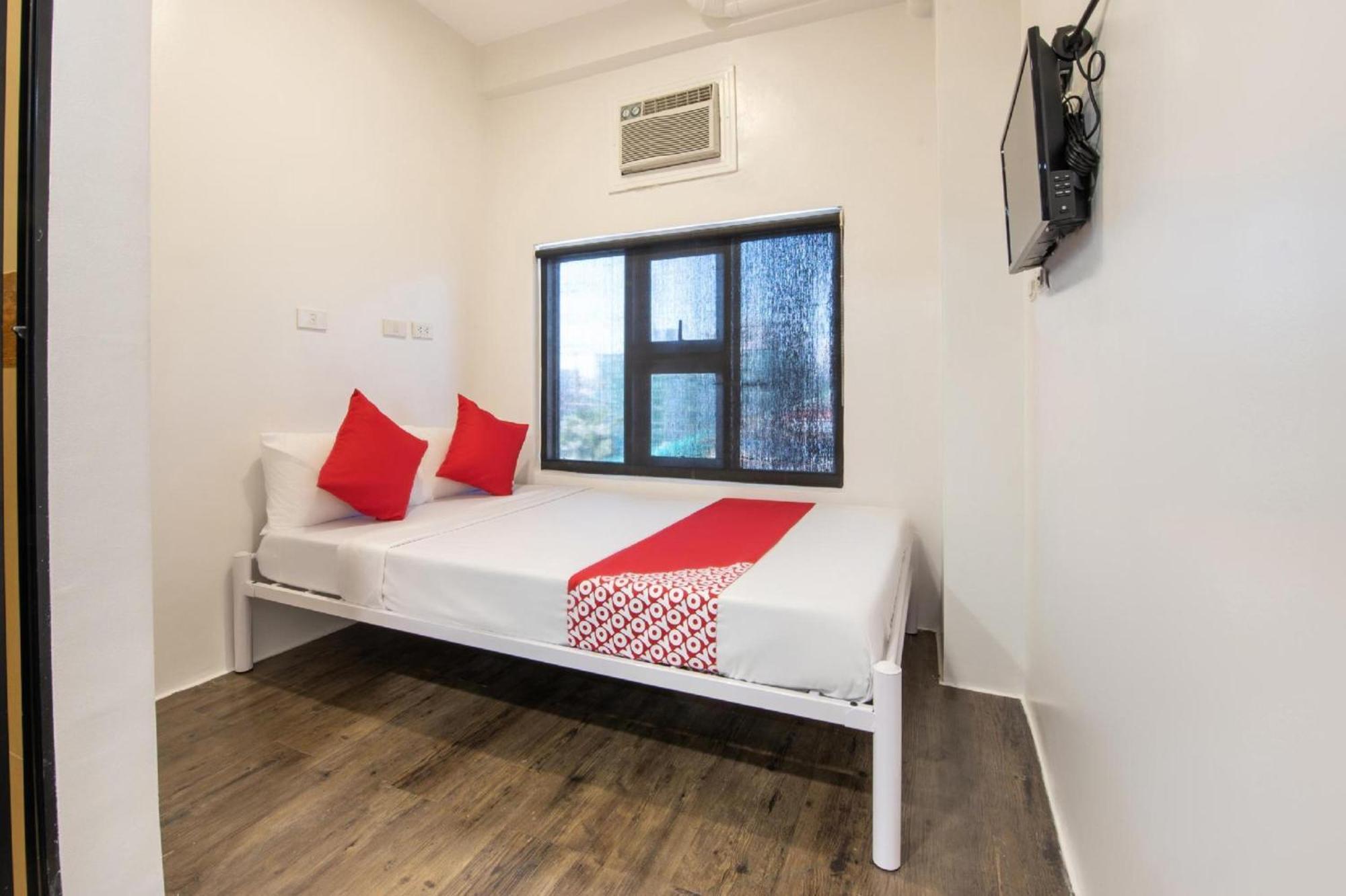 Oyo 563 Mytown New York Hotel Taguig Luaran gambar