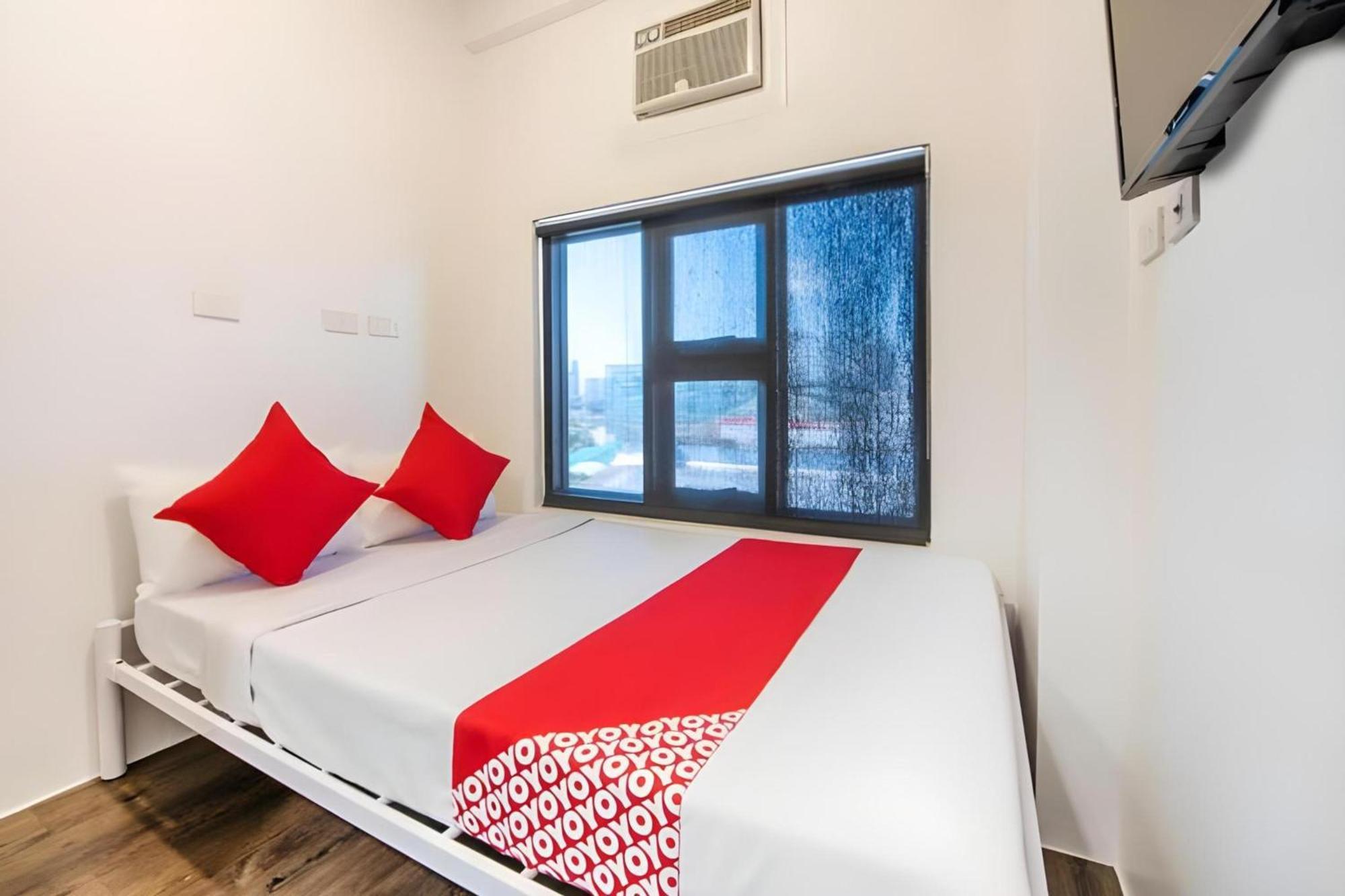Oyo 563 Mytown New York Hotel Taguig Luaran gambar