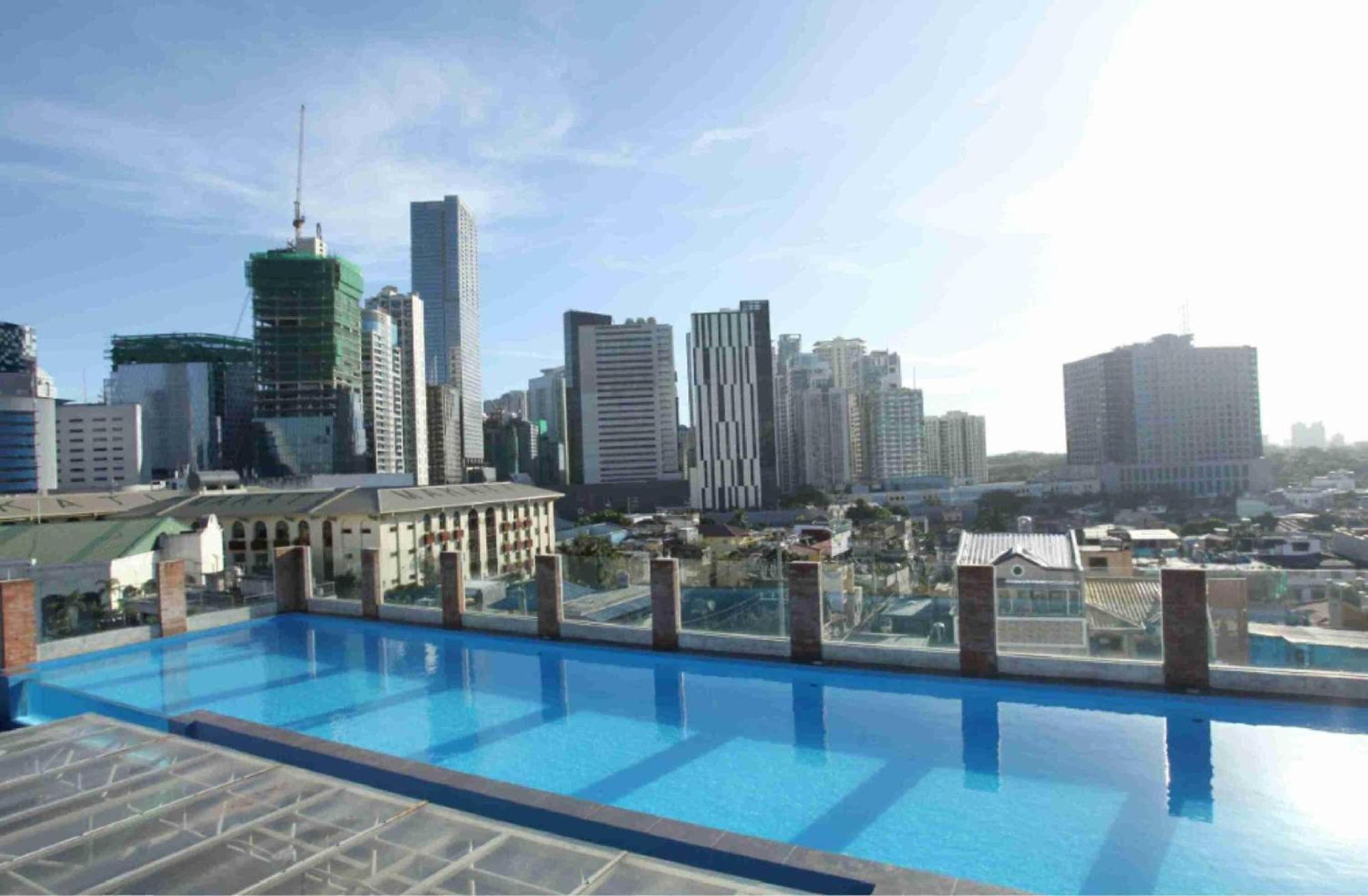Oyo 563 Mytown New York Hotel Taguig Luaran gambar
